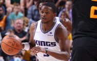 九游体育-包含从萨克拉门托国王围绕NBA总决赛调整名单到上海海港窗口期更衣室发声，关键时刻曼联调整名单以备法国杯的词条